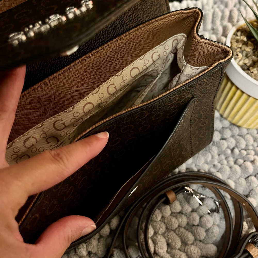 Small brown Guess bag - Picture 4 of 4